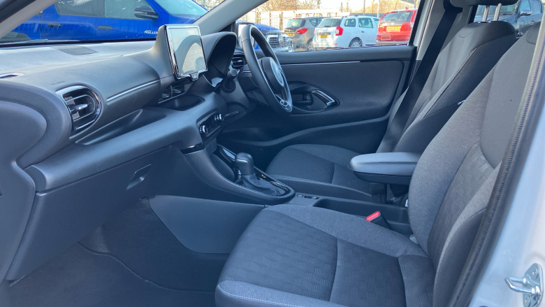 Toyota Yaris 1.5 Hybrid Design 5dr CVT Hybrid Hatchback